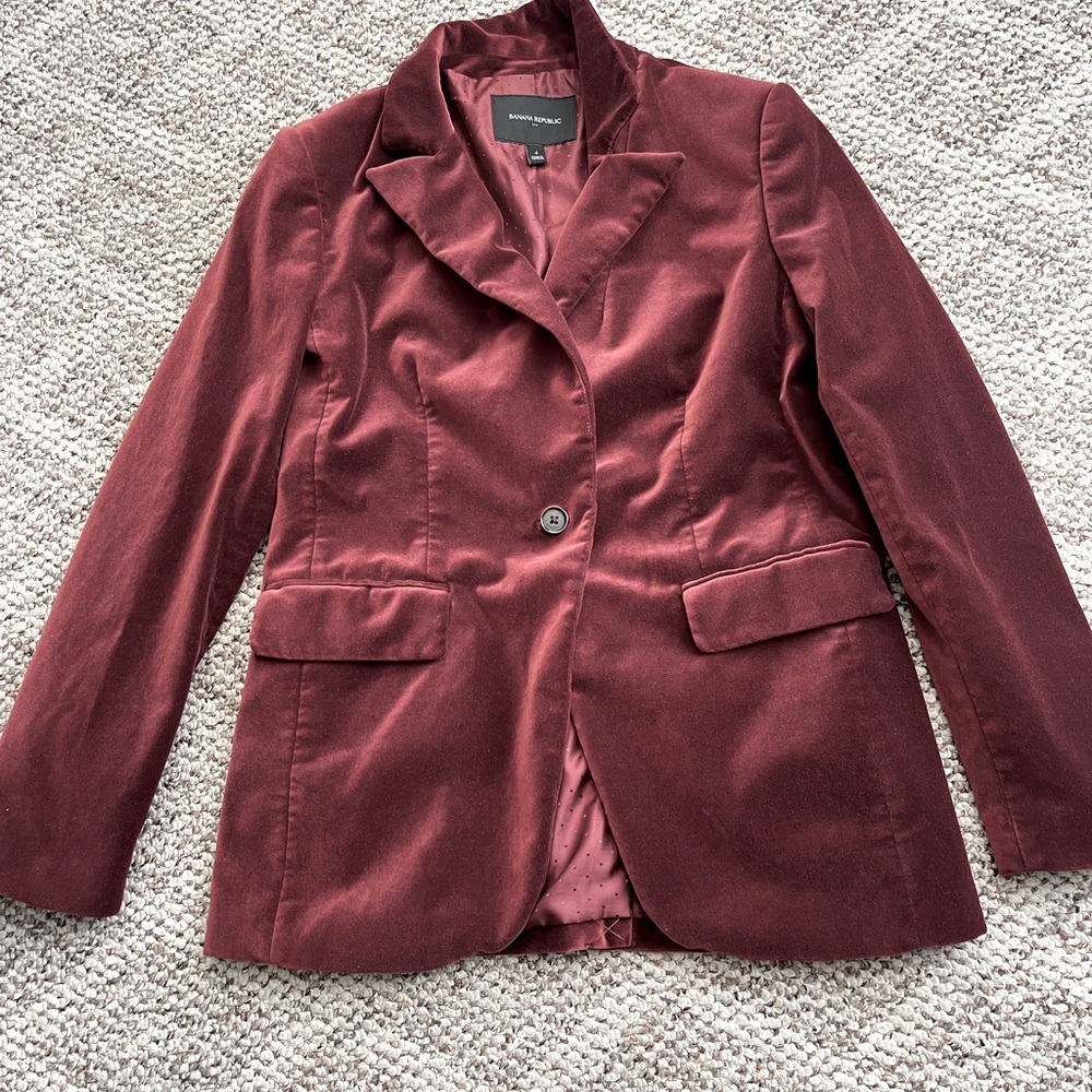 Blazer size 4
